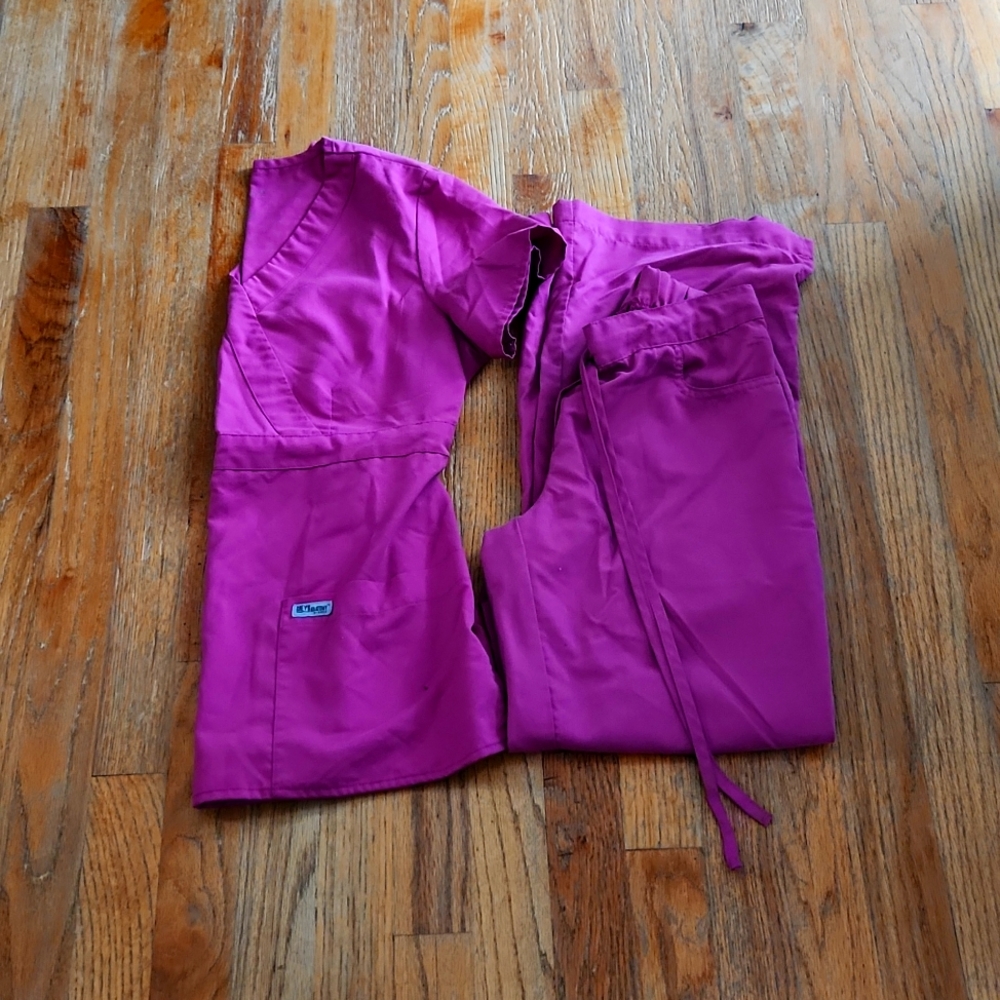GUC dark pink Grey's Anatomy scrubs small top and xs petite bottoms